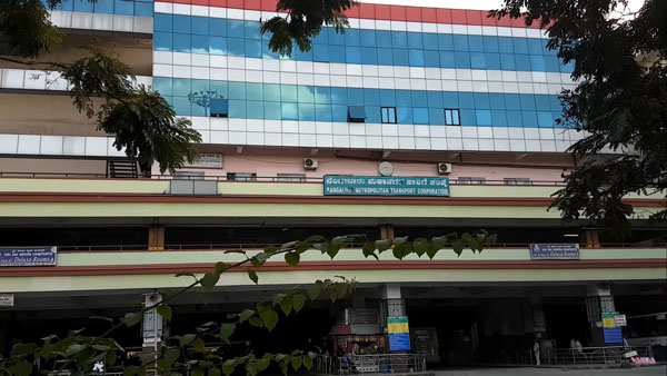 7 ஏக்கர் பரப்பளவு கட்டிடம்