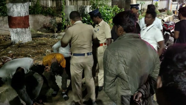 போலீசார் விசாரணை