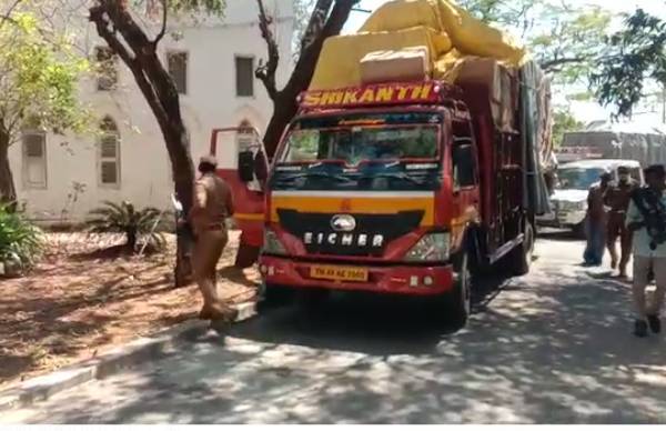 Two truck Pressure cookers seized in Ariyalur district Two truck Pressure cookers seized in Ariyalur district
