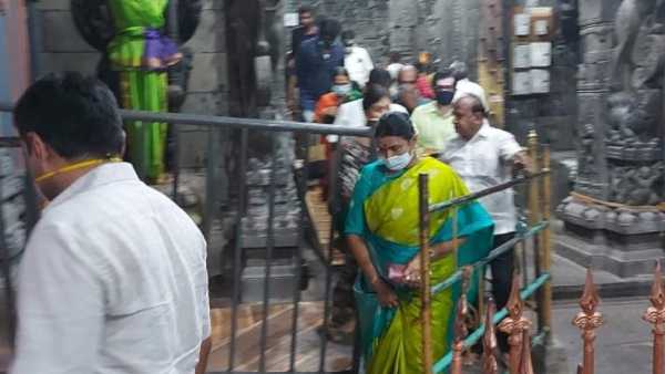 Durga Stalin visits Arunachaleshwara, Thiruvannamalai - Worship for Victory Durga Stalin visits Arunachaleshwara, Thiruvannamalai - Worship for Victory