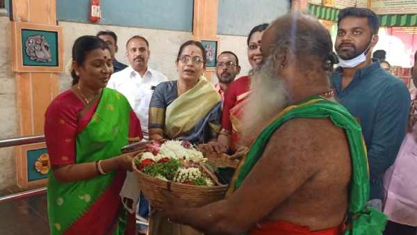 துர்கா ஸ்டாலின் ஆலய தரிசனம்