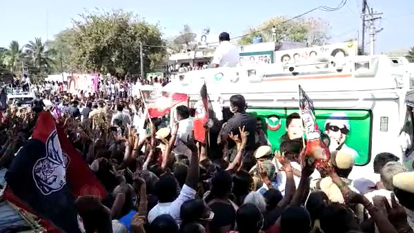AIADMK will never submit to a family says CM Palanisamy AIADMK will never submit to a family says CM Palanisamy