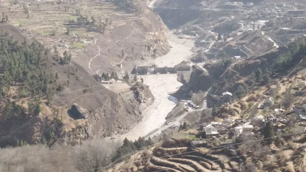 உத்தராகண்டில் கடும் பனிச்சரிவு மற்றும் வெள்ளம்: சுமார் 150 பேர் மாயம்