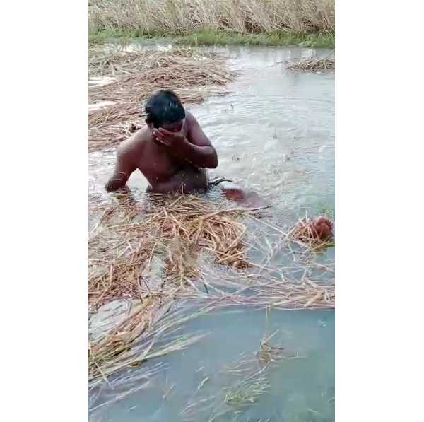 கலங்க வைக்கும் கண்ணீர் வீடியோ
