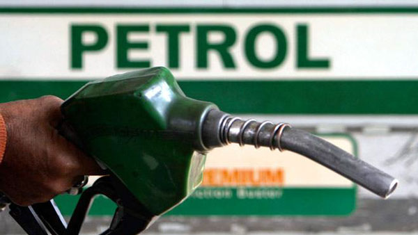 Petrol Price Crosses Rs 92.25 in Chennai Petrol Price Crosses Rs 92.25 in Chennai