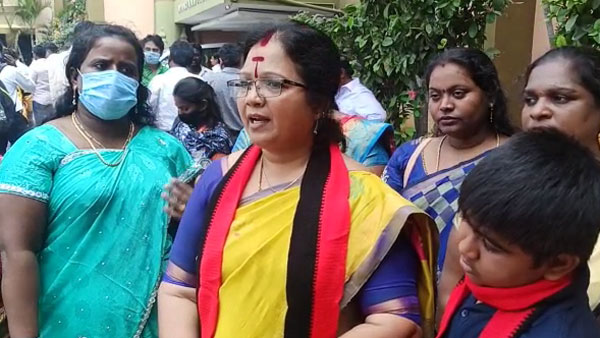 அதிமுக