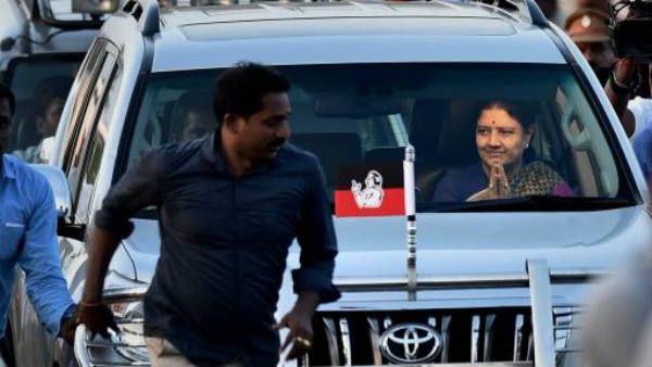 சசிகலா காரில் அதிமுக கொடி