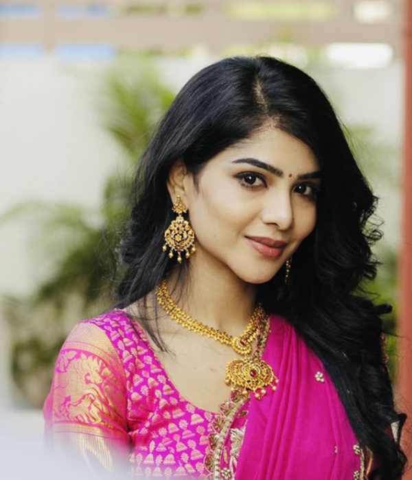 மானாட மயிலாட
