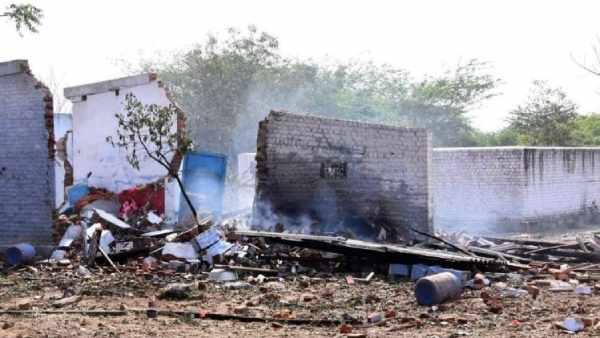 20 தொழிலாளர்கள் பரிதாப பலி
