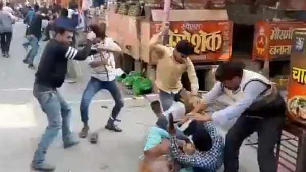 UP Baghpat engage in hand to hand combat using lathis UP Baghpat engage in hand to hand combat using lathis