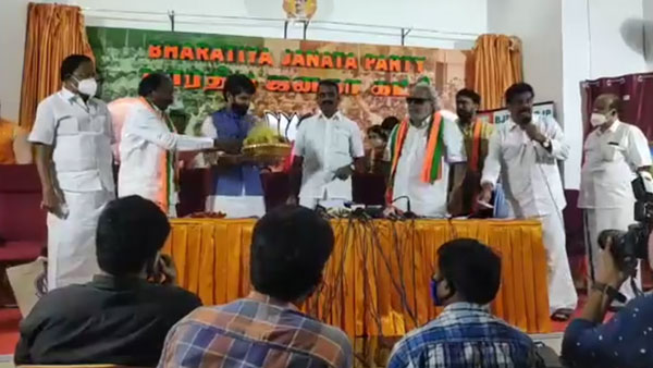 பாஜகவில் இணைந்தார்
