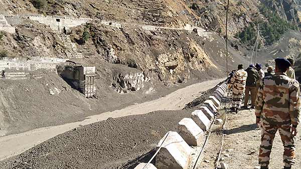 உத்தரகண்ட் பனிப்பாறை வெடிப்பு... முற்றிலுமாக அடித்துச் செல்லப்பட்ட தபோவன் அணை