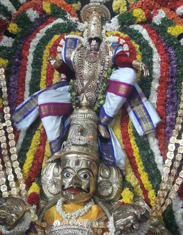 11 உற்சவ மூர்த்திகள்