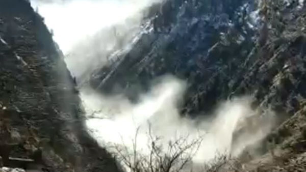 உத்தரகாண்ட்டில் இயற்கை பேரழிவு.. உடைந்த பனிப்பாறைகள்.. பயங்கர வெள்ளபெருக்கு.. என்ன நடந்தது! ஷாக் 