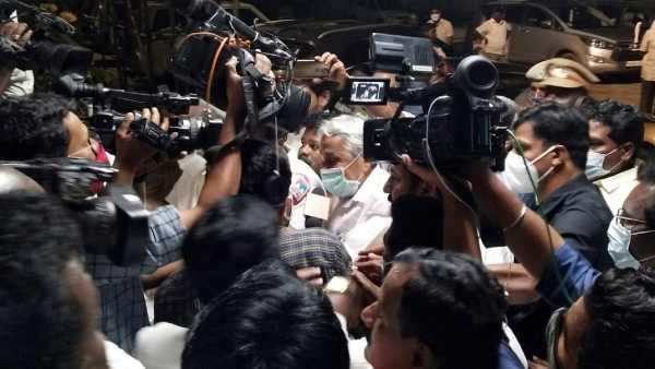 TamilNadu assembly election 2021: Congress leaders discuss at Sathyamoorthy Bhavan in Chennai TamilNadu assembly election 2021: Congress leaders discuss at Sathyamoorthy Bhavan in Chennai