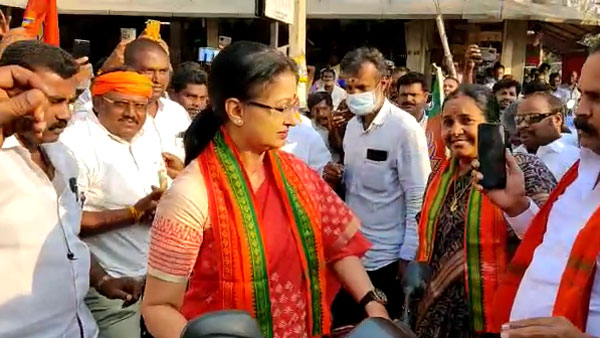 கவுதமி தலைமை