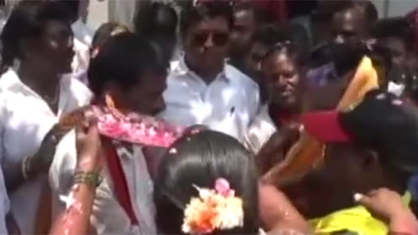 ஐயப்பன் வாக்கு சேகரிப்பு