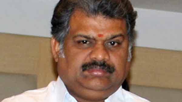 பச்சை துரோகம்