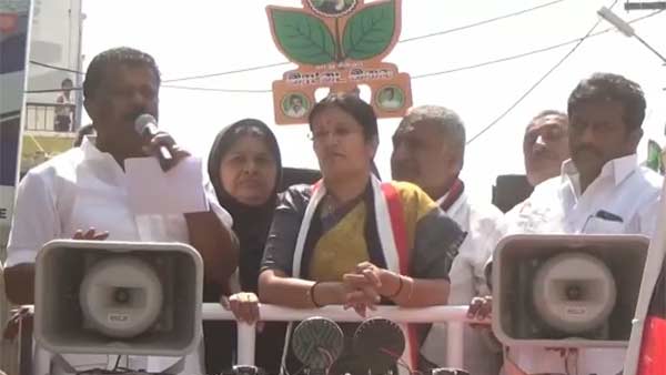 hosur aiadmk candidate jyothi balakrishna reddy speaks urudu during campaign hosur aiadmk candidate jyothi balakrishna reddy speaks urudu during campaign