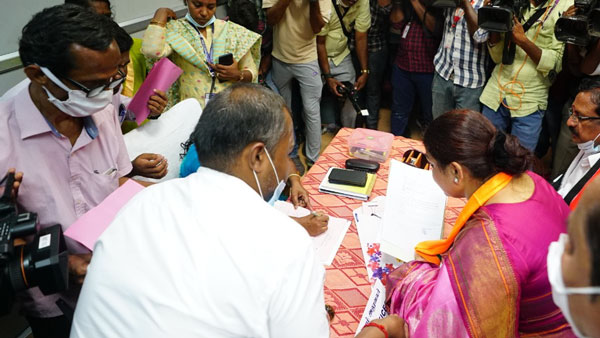 வேட்புமனு தாக்கல்