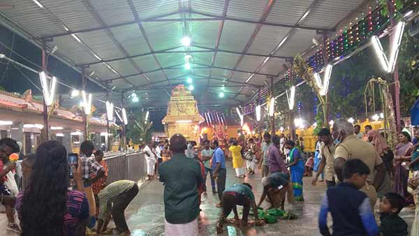 பக்தர்கள் திரண்டனர்