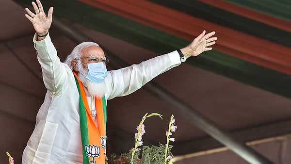 தாராபுரத்தில் நடக்கும் பொதுக்கூட்டம்