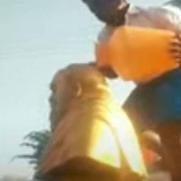 பொங்கி எழுந்த நெட்டிசன்கள்