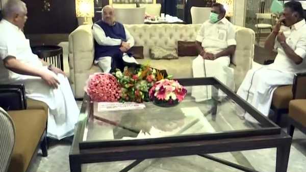 ஹோட்டலில் ஆலோசனை