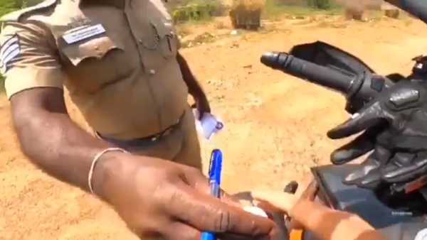 போலீசார் கேட்டனர்