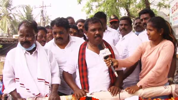 எப்படி வளர்ந்தார்?