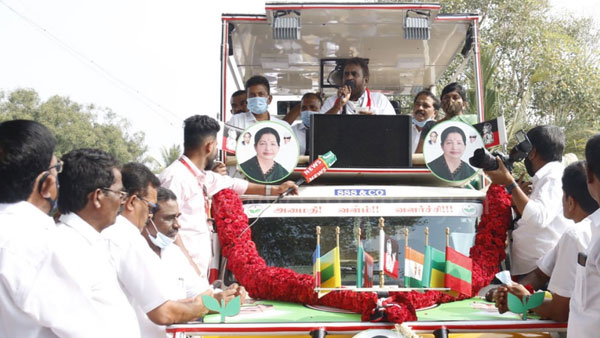 Accident near Dharapuram SP Velumani, Speaker Danapal Security vehicles damaged Accident near Dharapuram SP Velumani, Speaker Danapal Security vehicles damaged