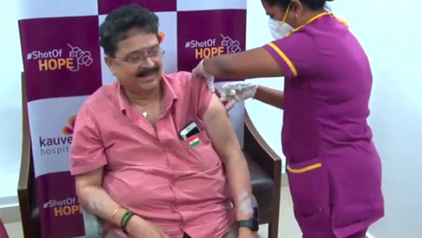 Actor S.Ve.Shekher get vaccinated against Covid-19 Actor S.Ve.Shekher get vaccinated against Covid-19
