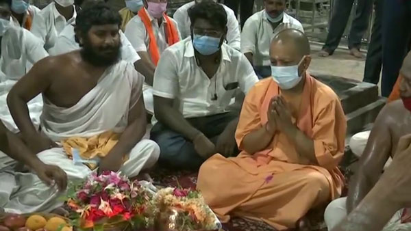 Uttar Pradesh CM Yogi Adityanath offers prayers at Sri Arulmigu Ramanathaswamy Temple Uttar Pradesh CM Yogi Adityanath offers prayers at Sri Arulmigu Ramanathaswamy Temple