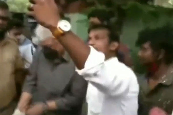 போலீஸ்