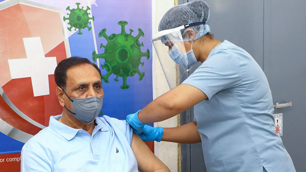18 வயதுக்கு மேற்பட்டோருக்கு தடுப்பூசி