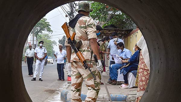 West Bengal elections 2021 4 killed in booth queue firing in Coochbehar West Bengal elections 2021 4 killed in booth queue firing in Coochbehar