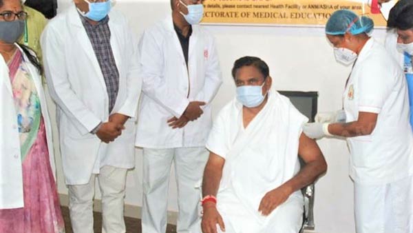 Tamilnadu Chief Minister Edappadi Palaniswami receives the second dose of Corona vaccine Tamilnadu Chief Minister Edappadi Palaniswami receives the second dose of Corona vaccine