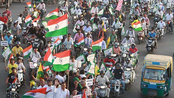 Delhi borders remain shut due to farmers protest Delhi borders remain shut due to farmers protest