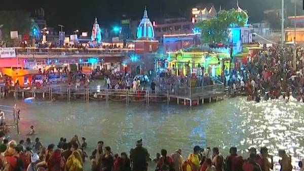 ஹரித்வாரில் அகிலேஷ் யாதவ்