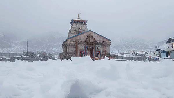 கொரோனாவை பரப்பிவிட்ட கும்பமேளா போதாதாம்... இமயமலை யாத்திரைக்கும் அனுமதி கொடுத்தது உத்தரகாண்ட் அரசு 