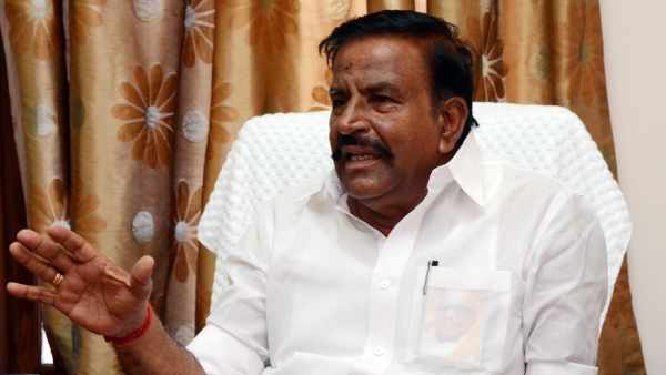 வாக்காளர்களுக்கு பணம்