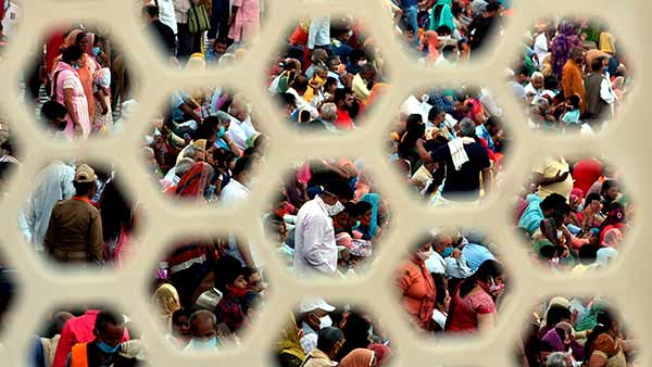 புதிய ஹாட்ஸ்பாட்டாக உருவெடுக்கும் கும்பமேளா? 6 நாட்களில் 2,167 பேருக்கு கொரோனா.. திணறும் உத்தரகண்ட்