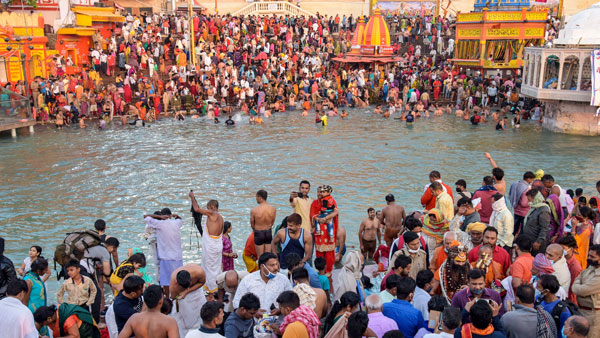 சாதுக்களால் சிக்கல்
