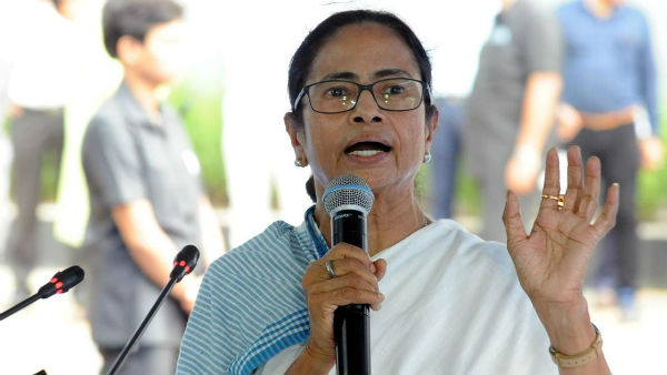 Mamata Banerjee banned from campaigning for one day by Election Commission of India Mamata Banerjee banned from campaigning for one day by Election Commission of India