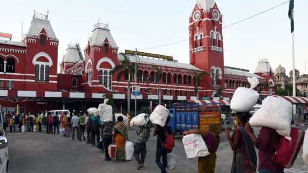 ரயில் நிலையம் முற்றுகை