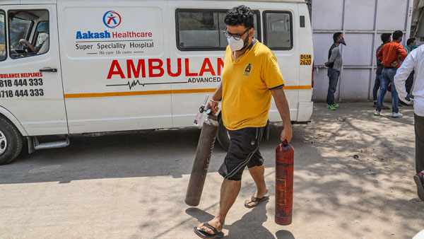 நோயாளிகள் வெளியேற்றும் அவல நிலை