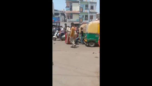 ஆட்டோ டிரைவர்