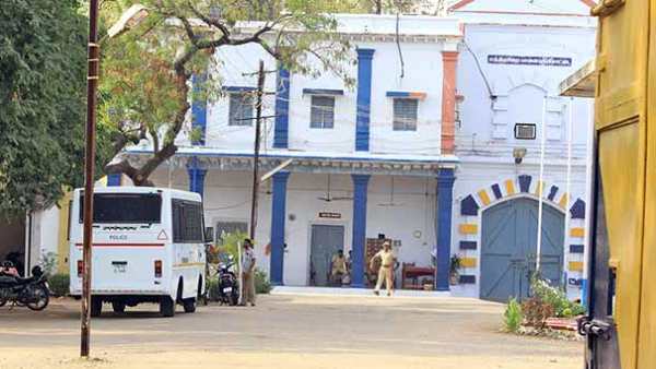 A fight broke between prisoners in palayamkottai prison one died A fight broke between prisoners in palayamkottai prison one died