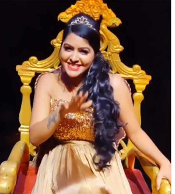 மாஸ் என்ட்ரிதான்