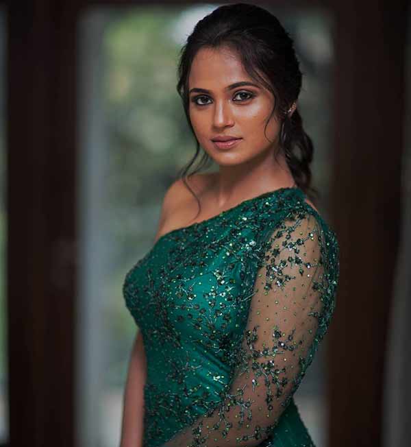 பட்டையைக் கிளப்புகிறார்